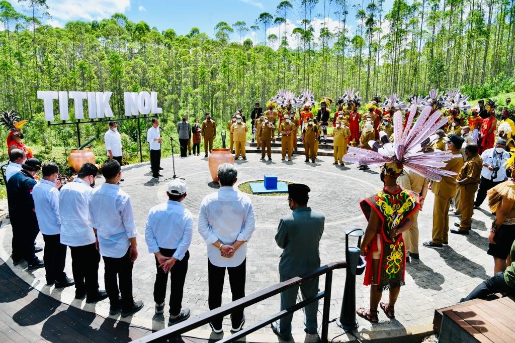 Presiden Jokowi bersama bawahannya saat berada di IKN/Amnesty Internasional Indonesia/Bollo.id