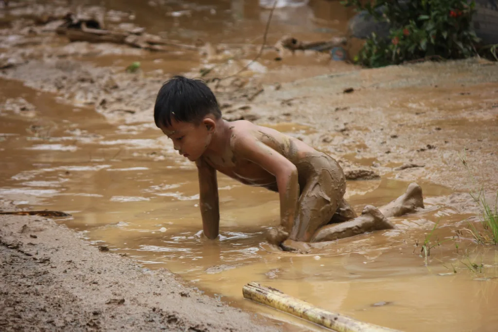 Banjir di Luwu membawa lumpur/Yusuf Gerhana