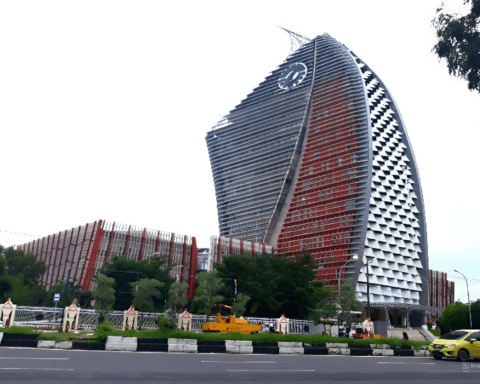 Potret Menara Phinisi UNM/gurusiana.id