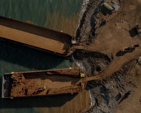 Aktivitas bongkar muat bijih nikel di pelabuhan bongkar muat milik PT. Huadi Nickel Alloy Indonesia (Huadi group), Huadi mendapatkan sebagian pasokan nikel mentah dari wilayah-wilayah lain mulai Malili di Sulawesi Selatan, Kolaka, Bombana, dan Kolaka Utara di Sulawesi Tenggara sampai Konawe Utara/Iqbal Lubis untuk Bollo.id