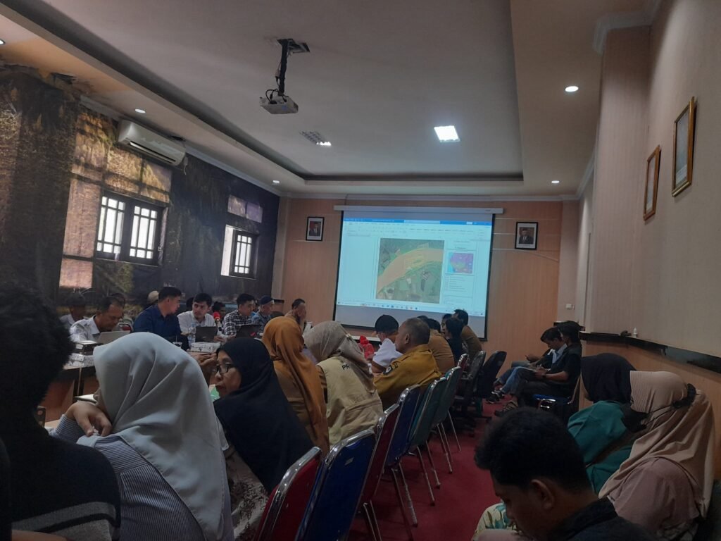 Rapat koordinasi pemeriksaan formulir UKL-UPL di Kantor Gubernur Sulsel/Foto: Didit Hariyadi/Bollo.id