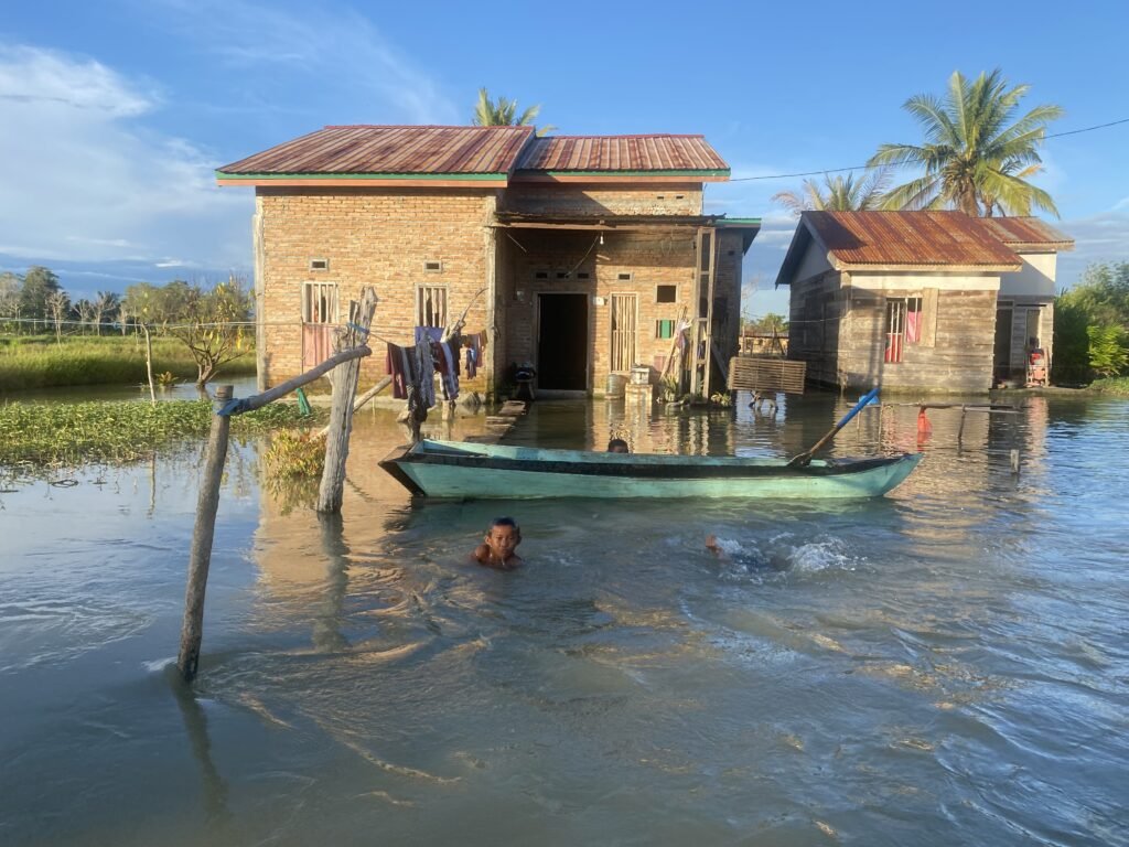 Banjir di Kecamatan Malangke, Kabupaten Luwu Utara/Foto: Kartika Gene