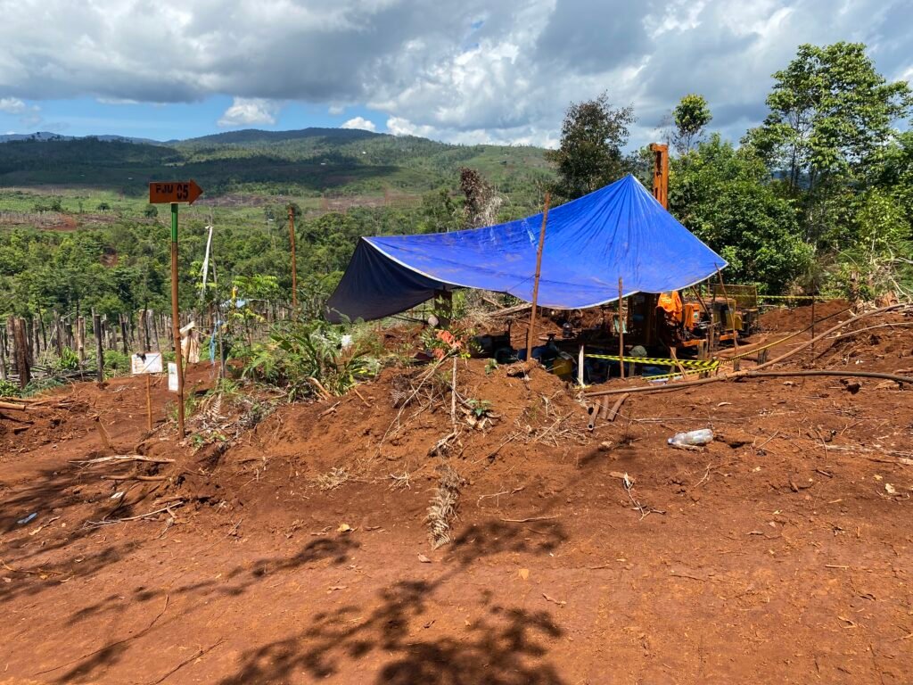 Aktivitas eksplorasi-pengeboran di Blok Tanamalia, Kecamatan Towuti, Kabupaten Luwu Timur/Foto: WALHI Sulsel