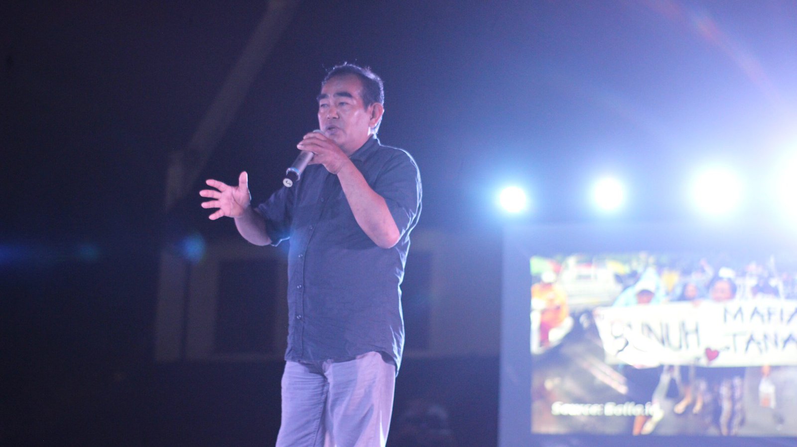 Andarias saat memaparkan kronologi Bara-baraya di Festival Media 2025, di Benteng Ujung Pandang pada 14 September 2025/Dok: Divisi Media dan Kampanye Fesmed 2025