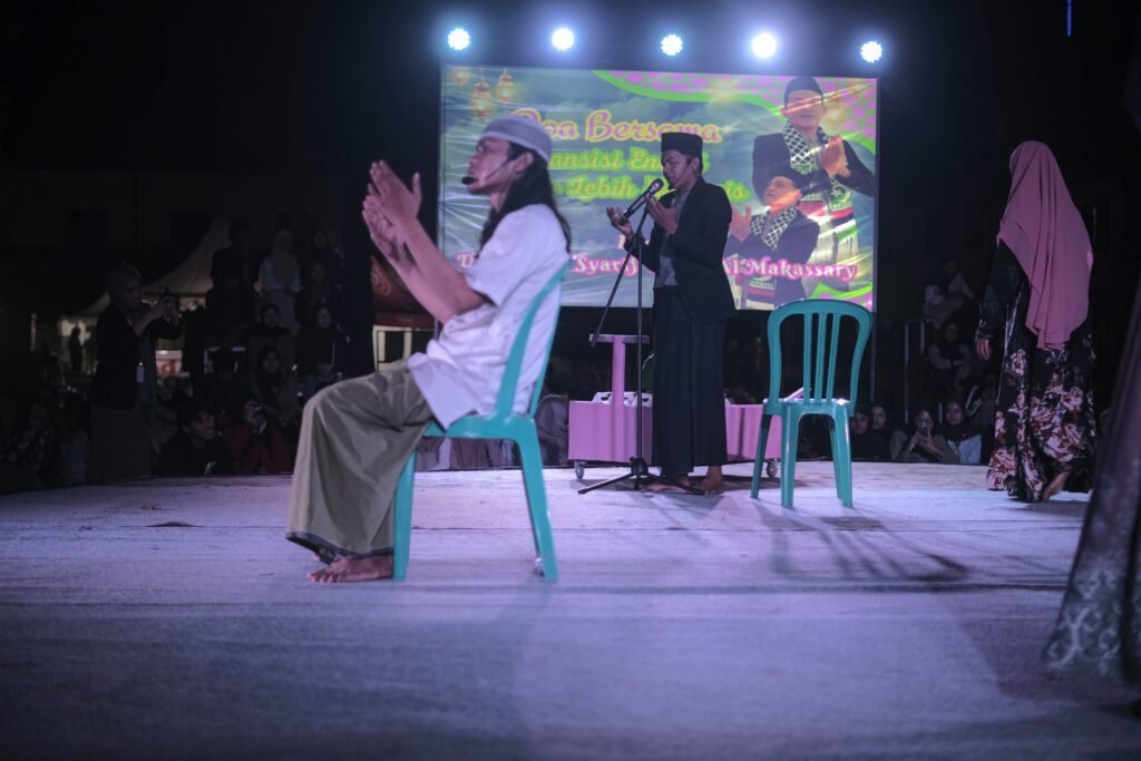 Pertunjukan ini tentang doa. Seperti doa, ada harapan, ada pertanyaan, dan ada pencarian jawaban/Foto: Ridwan-Fermentasi Radiasi