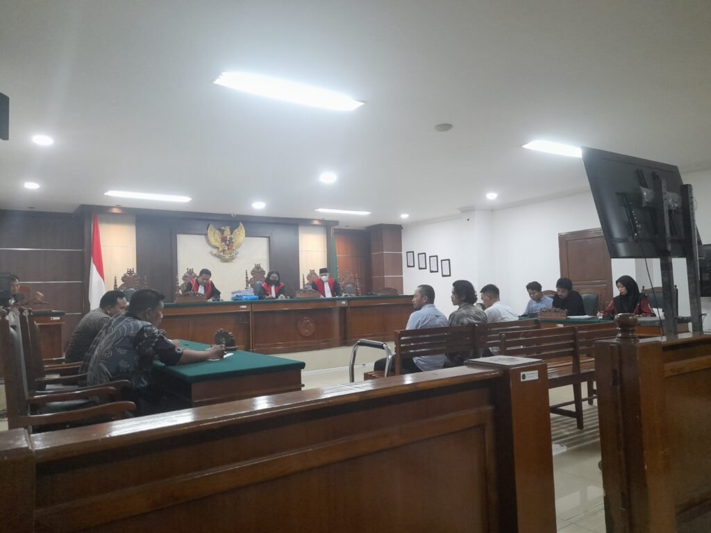 Risal, Mursalim, dan Adiyatma sebagai saksi fakta, buruh yang terkena PHK PT Huadi, Kamis, 9 Oktober 2025/Andi Audia Faiza Nazli Irfan