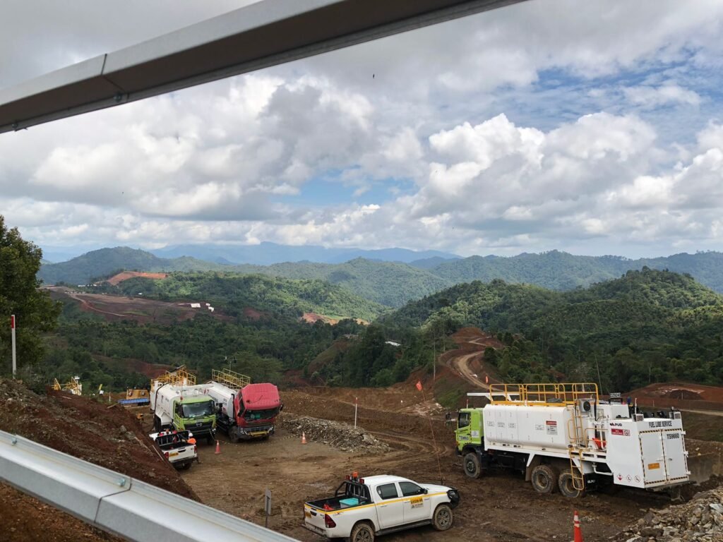 Potret aktivitas alat berat perusahaan Masmindo di kawasan pegunungan Latimojong, Kabupaten Luwu/Foto: Istimewa