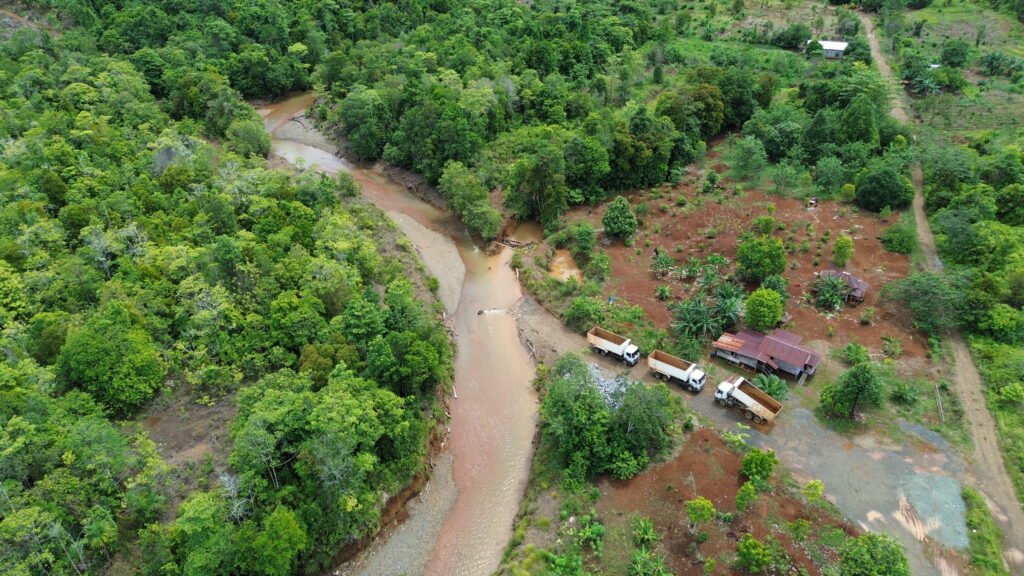 Sungai Laoli dan aliran yang langsung ke laut pada Desember 2025. Foto: Andini/Bollo.id