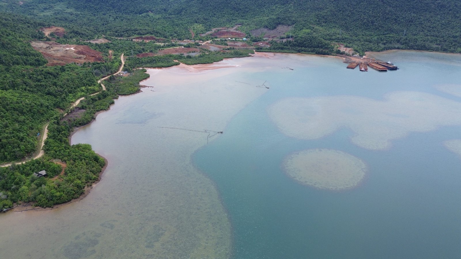 Aktivitas Pertambangan di Desa Harapan Kecamatan Malili, Desember 2025. Foto: Andini/Bollo.id