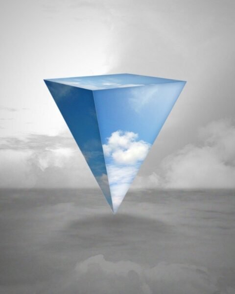 Ilustrasi piramida terbalik/Foto: pixabay