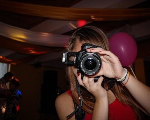 Ilustrasi jurnalis perempuan/pixabay