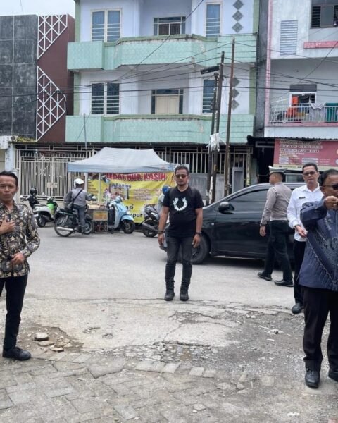 Komisioner Kompolnas, Mohammad Choirul Anam saat berkunjung ke lokasi kejadian/Foto: istimewa